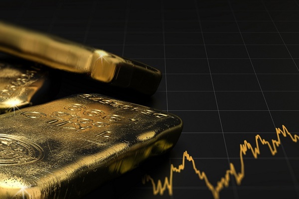 GOLD LINE Shutterstock 1553114048